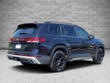 Used 2024 Volkswagen Atlas Peak Edition SE image 5
