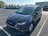 Used 2021 Chrysler Pacifica Touring-L image 3