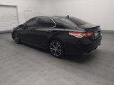 Used 2020 Toyota Camry SE image 3