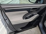 Used 2023 Toyota Highlander FWD image 6