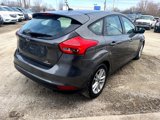 Used 2016 Ford Focus SE w/ SE Power Seat Package image 4