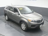 Used 2013 Kia Sorento LX w/ Third Row Pkg image 2