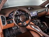 Used 2020 Porsche Cayenne Turbo image 4