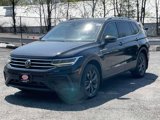 Used 2022 Volkswagen Tiguan SE w/ Panoramic Sunroof Package image 4