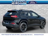 Used 2017 Jeep Cherokee Limited image 3