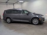 Used 2018 Chrysler Pacifica Touring-L image 2