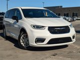 New 2025 Chrysler Pacifica Select image 2