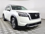 Used 2022 Nissan Pathfinder SL image 2