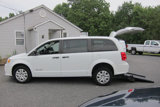 Used 2019 Dodge Grand Caravan SE image 3