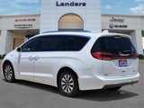 Used 2021 Chrysler Pacifica Touring-L image 4