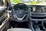 Used 2017 Toyota Highlander LE image 5