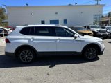 Used 2022 Volkswagen Tiguan SE image 2