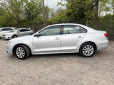 Used 2011 Volkswagen Jetta SE image 2