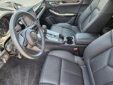 Certified 2024 Porsche Macan image 4