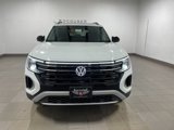 New 2025 Volkswagen Atlas Peak Edition SE image 2