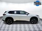 Used 2024 Nissan Rogue SV image 2