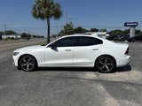 Used 2019 Volvo S60 T5 R-Design image 2
