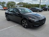 Used 2023 Hyundai Elantra SEL w/ Convenience Package image 2