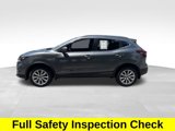 Used 2020 Nissan Rogue Sport SV image 3