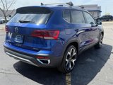 Certified 2022 Volkswagen Taos SEL image 3