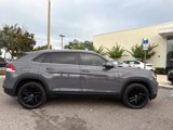 Used 2022 Volkswagen Atlas Cross Sport SE image 2