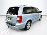 Used 2013 Chrysler Town & Country Touring image 5