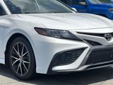 Used 2022 Toyota Camry SE image 5