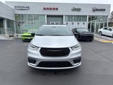 Certified 2024 Chrysler Pacifica Premium image 2