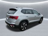 Used 2024 Volkswagen Taos SE w/ Panoramic Sunroof Package image 3