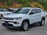 Used 2023 Jeep Compass Latitude image 2