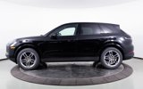 Used 2025 Porsche Cayenne image 2