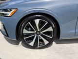 Used 2022 Volvo S60 B5 Momentum w/ Premium Package image 3
