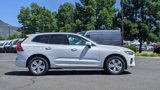 Used 2022 Volvo XC60 B5 Momentum w/ Climate Package image 5