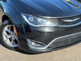 Used 2018 Chrysler Pacifica Limited image 3