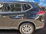 Used 2017 Nissan Rogue SV w/ SV Premium Package image 4