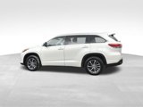 Used 2017 Toyota Highlander XLE image 3