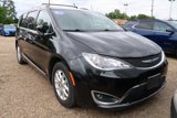 Used 2020 Chrysler Pacifica Touring-L image 4