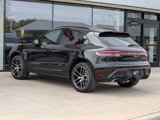 Certified 2024 Porsche Macan image 3