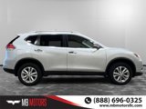Used 2016 Nissan Rogue SV image 2