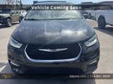 Used 2023 Chrysler Pacifica Touring-L image 2