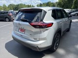 Used 2024 Nissan Rogue SV image 5