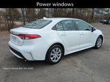 Used 2022 Toyota Corolla LE image 4
