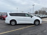 New 2025 Chrysler Pacifica Select image 3