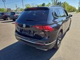 Used 2018 Volkswagen Tiguan SE w/ Panoramic Sunroof Package image 6