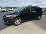 Used 2022 Chrysler Pacifica Touring-L image 3