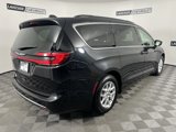 Used 2022 Chrysler Pacifica Touring-L image 6