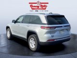 Used 2023 Jeep Grand Cherokee Laredo image 3
