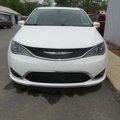 Certified 2017 Chrysler Pacifica Touring-L image 3