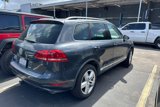 Used 2011 Volkswagen Touareg VR6 image 3
