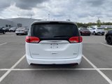 Used 2017 Chrysler Pacifica Touring-L image 6